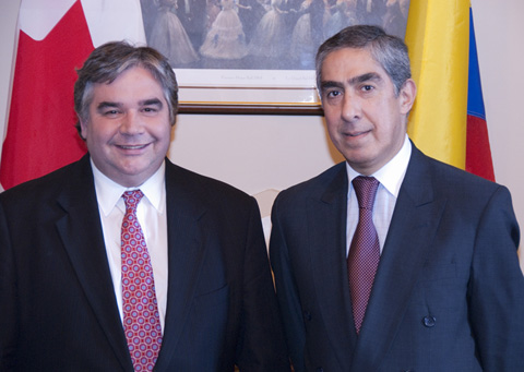 Minister Van Loan meets with Ambassador Jaime Girón Duarte of Colombia