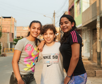 Dans enfants dans les rues du Pérou