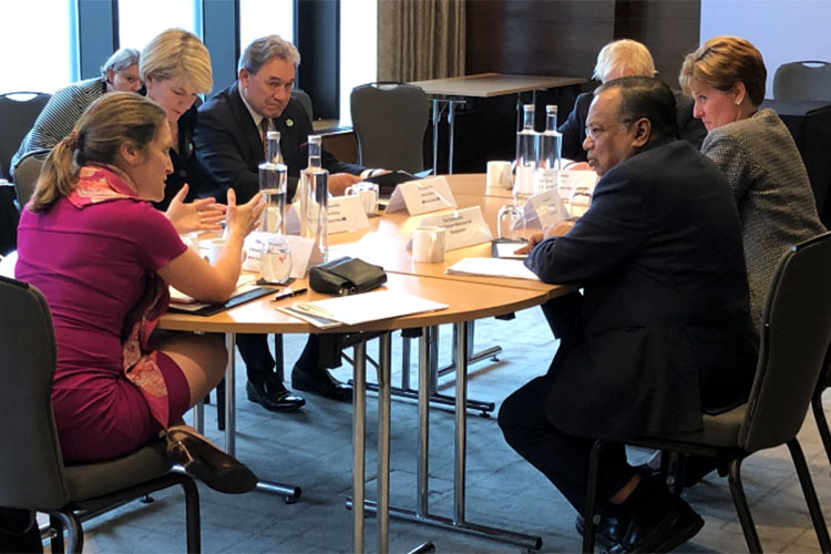 La ministre Freeland rencontre ses homologues du G7 pour discuter des moyens de régler la crise au Myanmar.